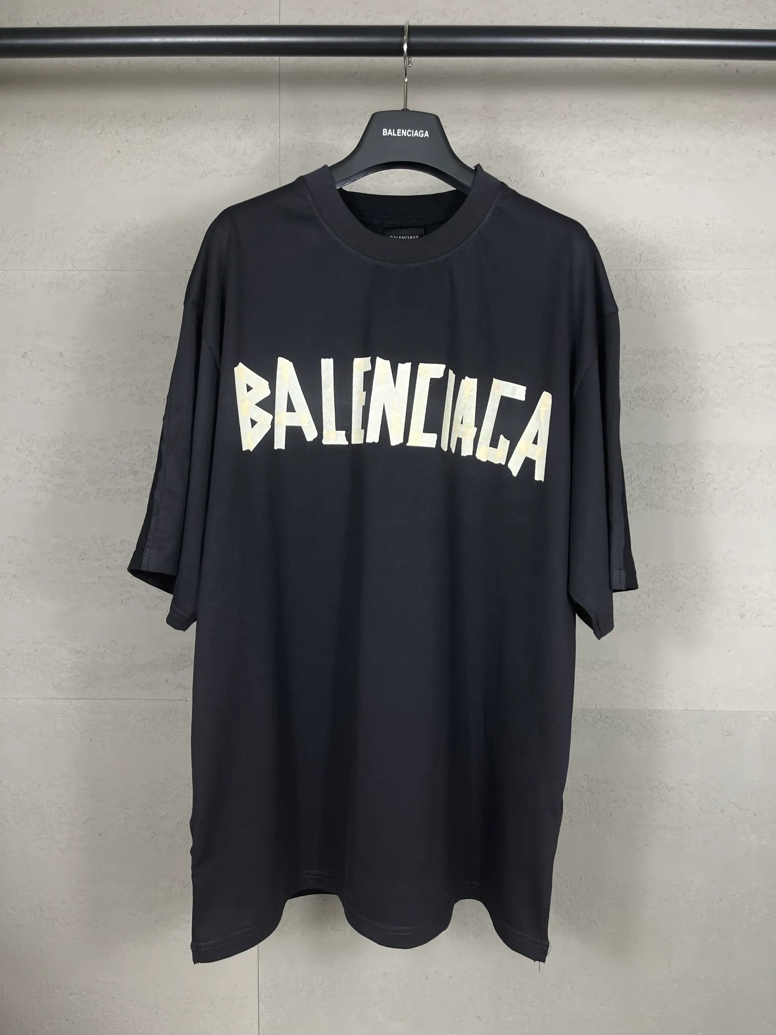 【 . Quality】BALENCI*GA/ .24ss .AB Classic . Authentic 。 ‼️ ， 。 . ZP . 260 ， . ， ， 。Classic ， ， ， 。 . OS . Same Style。 ：BL 223366 ： . Size：XS L